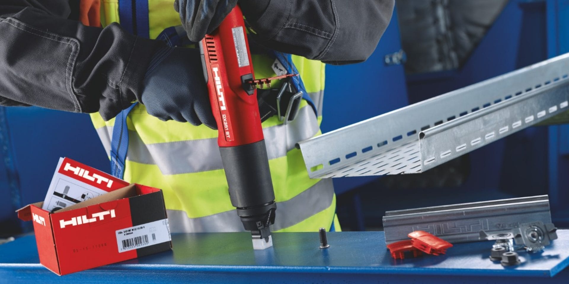 Reparação de elementos elétricos com ferramentas de fixação direta Hilti