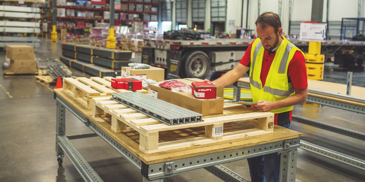 Ter um modelo BIM detalhado abre portas à pré-fabricação. Os desenhos técnicos podem ser explorados para minimização do corte e montagem em obra, poupando desperdícios, tempo e diminuindo a margem de erro.
