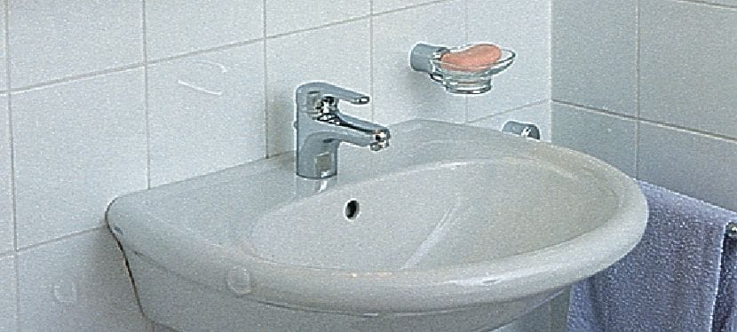Bucha de plástico HUD -1 Plugues de parede de plástico econômicos universais para fixação de resistência leve a paredes ocas e maciças Aplicações 1