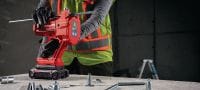 STR 4-22 A bateria dispositivo de corte de BARRAS ROSCADAS Cortador de barras roscadas Compacto a bateria incluindo Lâmina M10 (W3/8) para Cortar barras roscadas de até 10 mm de diâmetro Aplicações 2