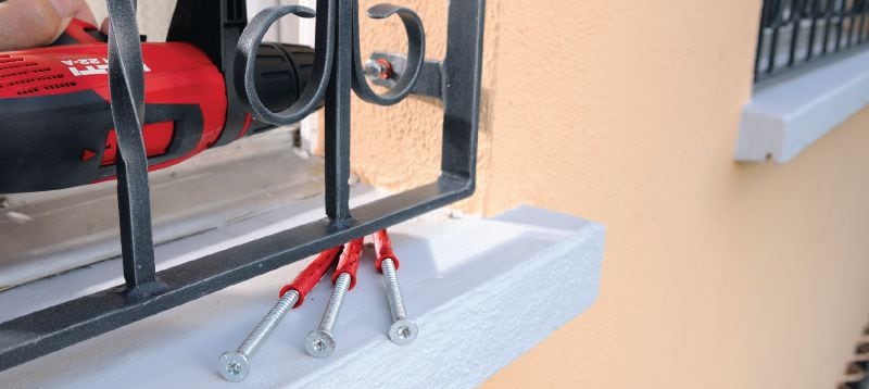 HRD-CR Ancoragem com parafuso de plástico Bucha de plástico pré-montada para Concreto e alvenaria com parafuso resistente à corrosão (aço inoxidável A4, cabeça chata) Aplicações 1