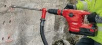 TE 60-A36 Martelo perfurador a bateria Martelo combinado SDS Max a bateria de alto desempenho com AVR (Redução ativa da vibração) e ATC (Controle ativo do torque) para perfurações e cinzelamentos em concreto de alta resistência Aplicações 1