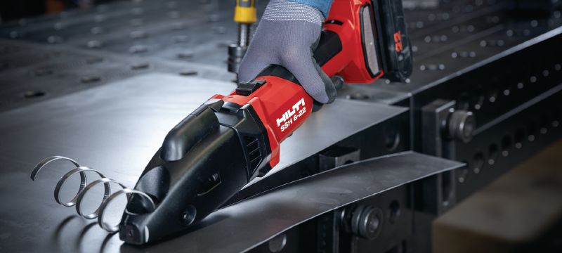 SSH 6-22 tesouras a bateria Tesoura de corte duplo a bateria de alta capacidade para cortes rápidos em chapas metálicas, perfis e dutos de HVAC de até 2,5 mm│12 gauge (Nuron Plataforma à bateria) Aplicações 1