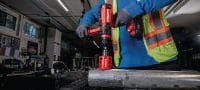 SF 8M-22 Furadeira/Parafusadeira a bateria Furadeira a bateria com mandris intercambiáveis, mais torque, RPM mais elevada e velocidade ajustável Aplicações 4
