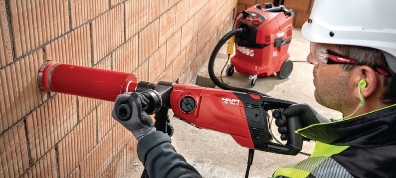 Perfuratriz diamantada DD 150-U Máquina Perfuratriz diamantada versátil, para perfuração manual ou com base em sonda nos diâmetros de 8 a 162 mm (5/16 - 6-3/8) Aplicações 1