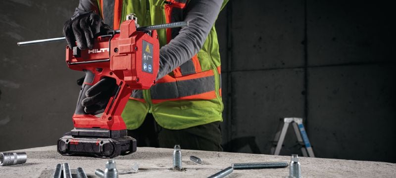 STR 4-22 A bateria dispositivo de corte de BARRAS ROSCADAS Cortador de barras roscadas Compacto a bateria incluindo Lâmina M10 (W3/8) para Cortar barras roscadas de até 10 mm de diâmetro Aplicações 1