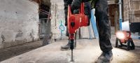 TE 60-22 Martelete a bateria Martelo perfurador SDS Max (TE-Y) potente e a bateria com redução ativa da vibração e ATC (Controle ativo de torque) para perfuração em concreto de ancoragem para cargas pesadas e cinzelamento (Nuron) Aplicações 3