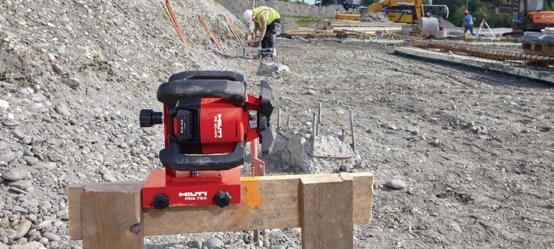 PR 30-HVS A12 Nível de laser rotativo para exterior Nível a laser rotativo para exteriores com alinhamento vertical automático e funções de inclinação por discagem Aplicações 1