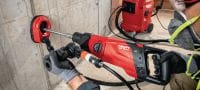 Perfuratriz diamantada DD 150-U Máquina Perfuratriz diamantada versátil, para perfuração manual ou com base em sonda nos diâmetros de 8 a 162 mm (5/16 - 6-3/8) Aplicações 6