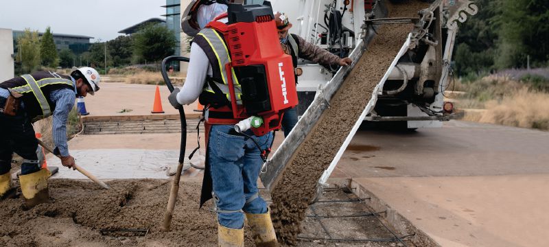 NCV 10-22 Mochila de vibrador de concreto Mochila de vibrador de concreto a bateria, com motor sem escovas para compactação de paredes, lajes e fundações (plataforma de bateria Nuron) Aplicações 1