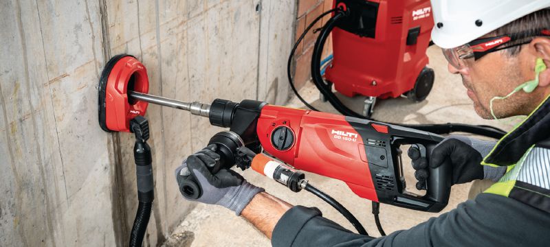 Perfuratriz diamantada DD 150-U Máquina Perfuratriz diamantada versátil, para perfuração manual ou com base em sonda nos diâmetros de 8 a 162 mm (5/16 - 6-3/8) Aplicações 1