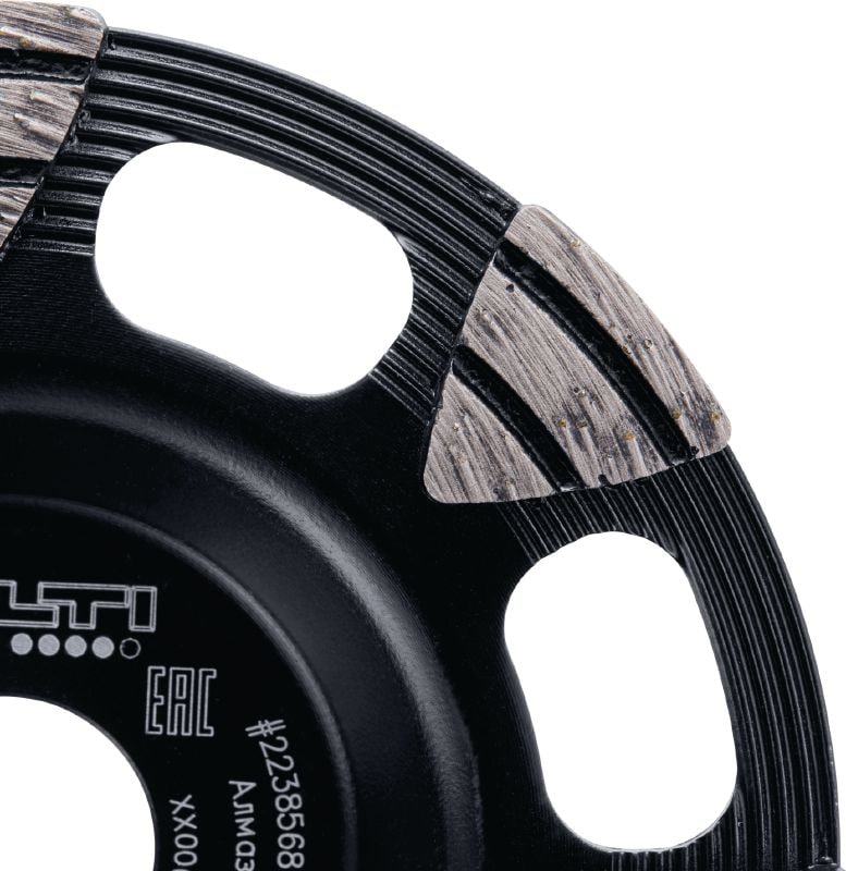 SP Coroa diamantada universal Mó diamantada premium para rebarbadoras – para maior rapidez no desbaste de betão, betonilha e pedra natural