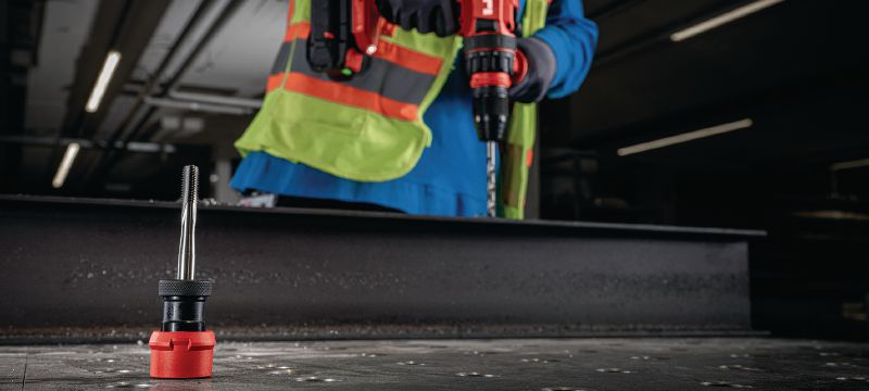SF 8M-22 Furadeira/Parafusadeira a bateria Furadeira a bateria com mandris intercambiáveis, mais torque, RPM mais elevada e velocidade ajustável Aplicações 1