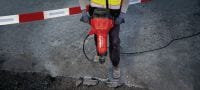Martelo demolidor elétrico TE 3000-AVR para demolições pesadas Demolidor excepcionalmente potente para demolição de concreto de alta resistência, corte de asfalto, terraplanagem e aplicação de barras de aterramento Aplicações 4