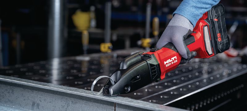 SSH 6-22 tesouras a bateria Tesoura de corte duplo a bateria de alta capacidade para cortes rápidos em chapas metálicas, perfis e dutos de HVAC de até 2,5 mm│12 gauge (Nuron Plataforma à bateria) Aplicações 1
