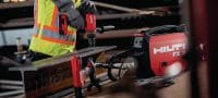 Ferramentas de superfície FX 3-ST Ferramentas de superfície para preparação de superfície consistente e sem faíscas, incluindo remoção de tinta (se necessário) antes da fusão de parafusos prisioneiros roscados Aplicações 1