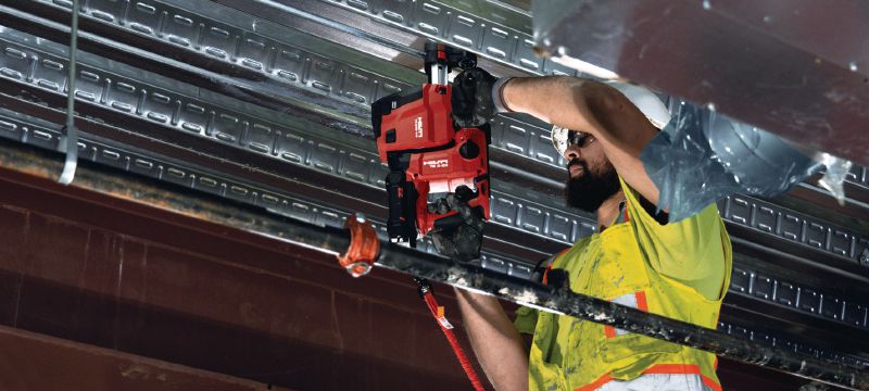 TE 4-22 Martelete a bateria Martelete a bateria SDS Plus compacto com a nossa melhor relação performance-peso para perfuração sobre a cabeça (Plataforma à bateria Nuron) Aplicações 1