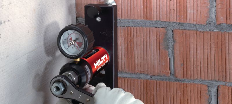 HAT 28 Testador de ancoragens Aparelho para ensaio de cargas e determinar a resistência à remoção de ancoragens e de fixações DX Aplicações 1