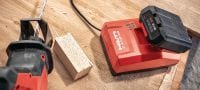 Bateria B 12-55 12V Bateria de iões de lítio compacta e de elevada capacidade de 12 V 5,0 Ah com 21700 células melhoradas para fazer mais em cada carga Aplicações 1
