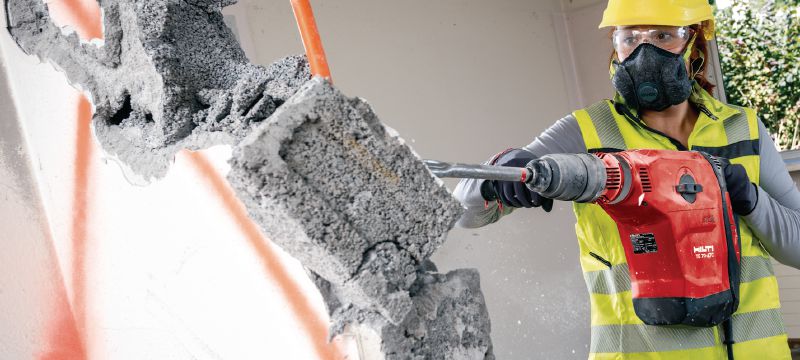 Martelo perfurador TE 70-ATC/AVR Martelo perfurador muito potente SDS Max (TE-Y) para perfuração e cinzelamento em concreto de alta resistência Aplicações 1
