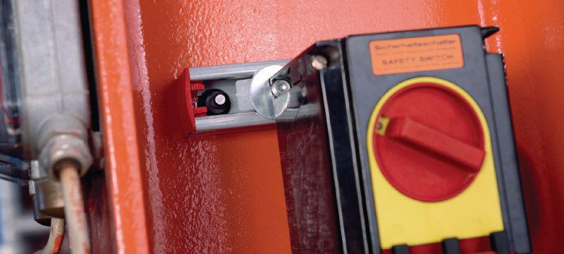 X-BT-MF Pinos roscados Pino roscado para fixações multiuso em aço em ambientes de média corrosão Aplicações 1