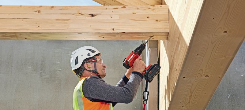 SF 10W-22 Furadeira/Parafusadeira a bateria Furadeira a bateria com maior torque que é especializada em aplicações exigentes em madeira e em outros materiais Aplicações 1