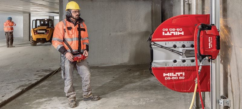 SPX MCL Equidist Lâmina de serra de parede (60H: encaixa em Hilti e Husqvarna®) Disco de serra de corte suprema (15 kW) para corte de alta velocidade e uma vida útil mais longa em concreto armado (mandril 60H sob medida para serras de corte da Hilti e Husqvarna®) Aplicações 1