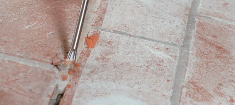 TE-CX FM Cinzéis planos Cinzel plano estreito (poligonal) SDS Plus (TE-C) superior para escamação controlada em concreto e alvenaria Aplicações 1