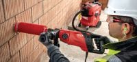 Perfuratriz diamantada DD 150-U Máquina Perfuratriz diamantada versátil, para perfuração manual ou com base em sonda nos diâmetros de 8 a 162 mm (5/16 - 6-3/8) Aplicações 3