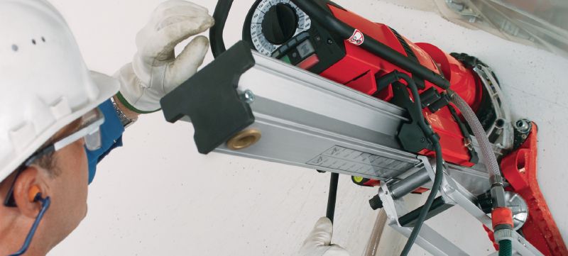 DD 350-CA Perfuratriz diamantada Máquina de Perfuratriz diamantada de alta resistência com motor de alta frequência e unidade de autoalimentação opcional para perfuração com base em sonda de 52 a 500 mm (2-1/16 a 19-11/16”) de diâmetro Aplicações 1