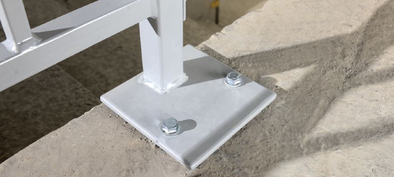 KH-EZ ancoragem por parafuso Ancoragem por parafuso definitiva para fixações mais rápidas e econômicas em Unidade de alvenaria de concreto (UAC) preenchida com grout (Aço carbono, cabeça sextavada) Aplicações 1