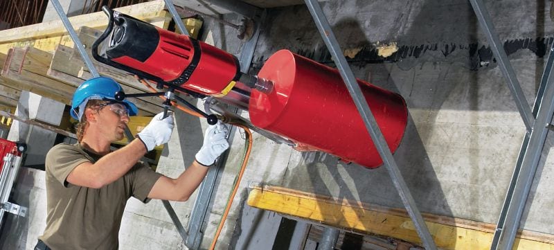 DD 350-CA Perfuratriz diamantada Máquina de Perfuratriz diamantada de alta resistência com motor de alta frequência e unidade de autoalimentação opcional para perfuração com base em sonda de 52 a 500 mm (2-1/16 a 19-11/16”) de diâmetro Aplicações 1
