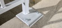 KH-EZ ancoragem por parafuso Ancoragem por parafuso definitiva para fixações mais rápidas e econômicas em Unidade de alvenaria de concreto (UAC) preenchida com grout (Aço carbono, cabeça sextavada) Aplicações 3