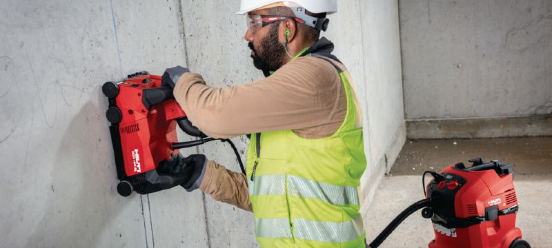 DCH 150-SL Talhadeira de parede Serra de corte para abrir roços em paredes/pavimentos e para instalar cabos, condutas ou tubagens numa variedade de materiais base Aplicações 1